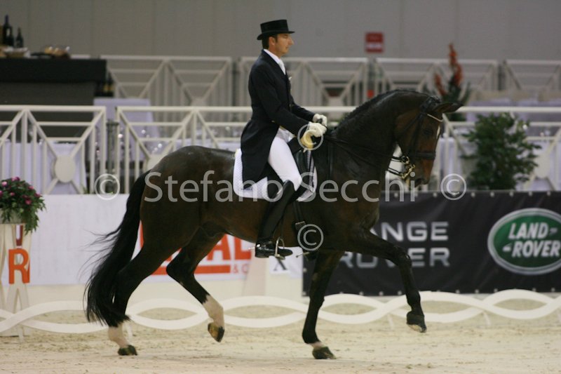 LAUGKS_MEGGLE\'S WELTTALL_MILANO_2011_SS2_2409.jpg